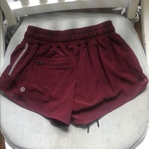 Lululemon hotty hot short - sz 2 - burgundy